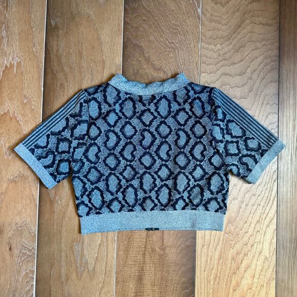 Workout Top Women’s Leopard Black and Gray Zip Front Fitted Cropped Size Large - Picture 3 of 4